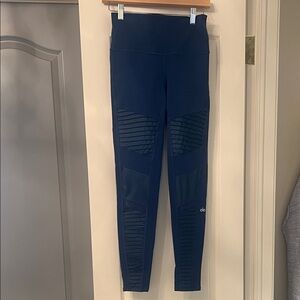 ALO Yoga Navy Leggings-size medium